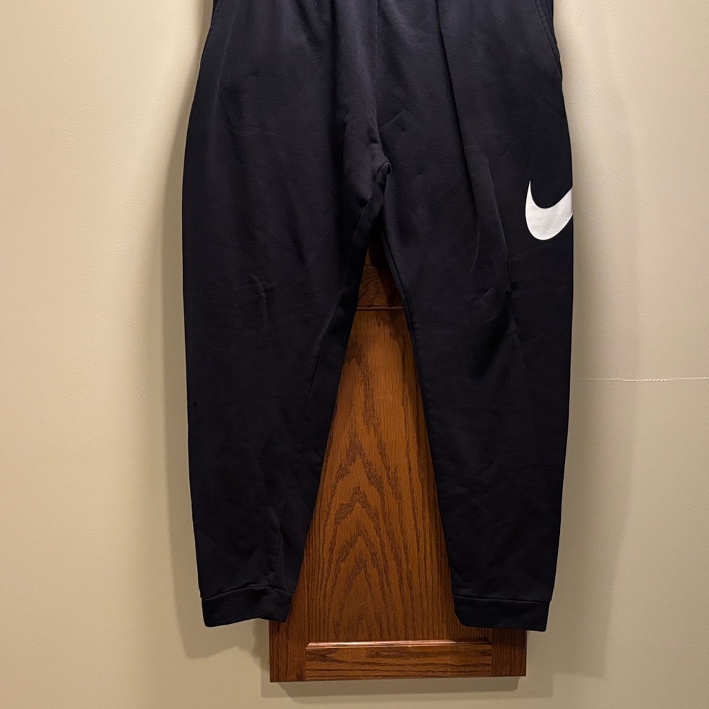 Nike Men's Black Fleece jogger Pants with pockets - size XL